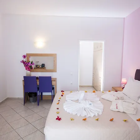 Libertad 3* Imerovigli (Santorini)