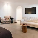 Libertad Guest house Imerovigli (Santorini)