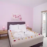 Libertad 3* Imerovigli (Santorini)